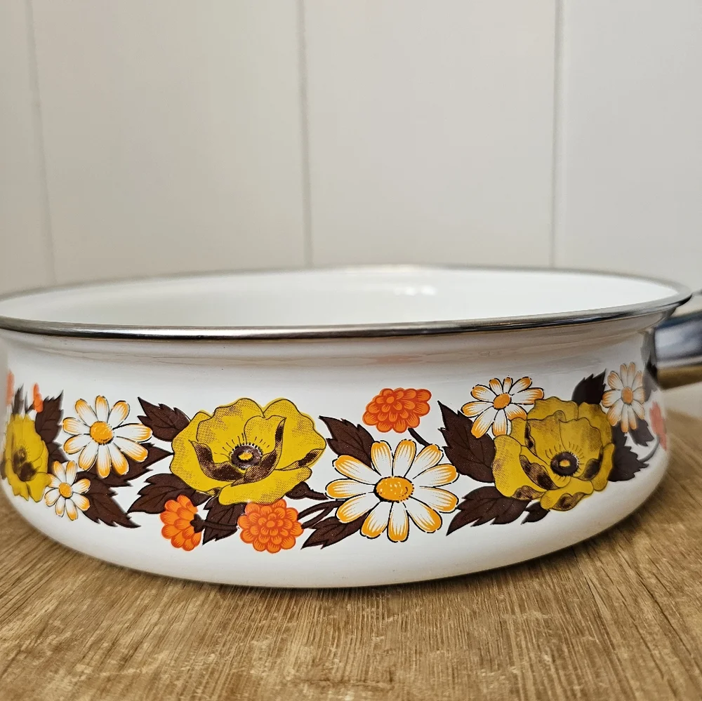 Vintage Retro Floral Enamel Saucepan with Black Handle